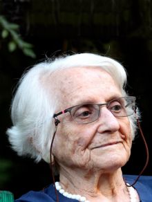 Necrologio di Franca Franzini. Il funerale avra luogo martedi 17 marzo alle ore 15,00 nella chiesa di Sant'Agostino.